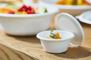 Schüssel mit Deckel für Saucen