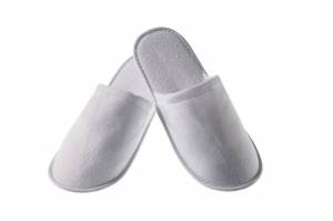 CLOSED SPONGE SLIPPERS