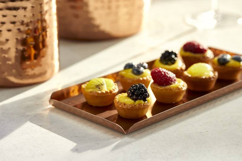2 Vassoi Decorativi Rettangolari In Acciaio Inox Martellato – 25x11 Cm Oro – Porta Dessert, Frutta, Gioielli